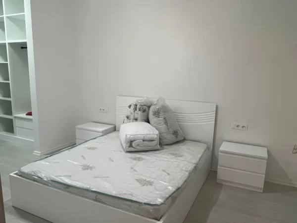Tirane, jepet me qera apartament 1+1 Kati 2, 70 m² 550 € (Astir)