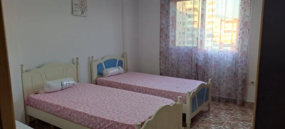 Tirane, jepet me qera apartament 2+1+Ballkon Kati 6, 85 m² 600 € (DON BOSKO)