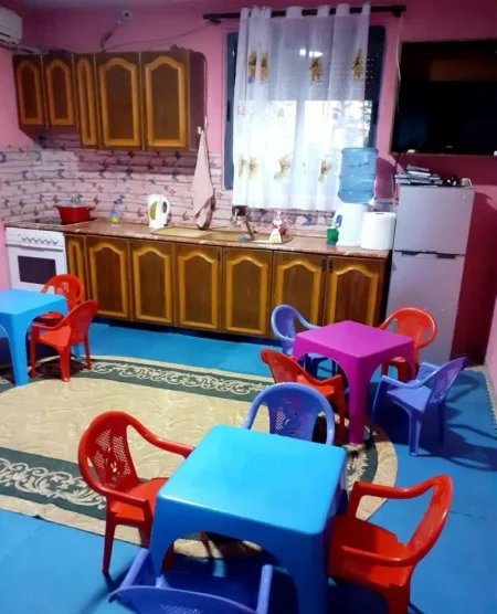 Tirane, jepet me qera ambjent biznesi Kati 0, 200 m² 1.000 € (YZBERISHT)