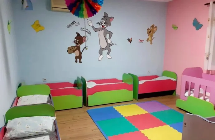 Tirane, jepet me qera ambjent biznesi Kati 0, 200 m² 1.000 € (YZBERISHT)