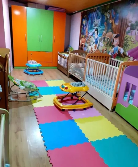 Tirane, jepet me qera ambjent biznesi Kati 0, 200 m² 1.000 € (YZBERISHT)