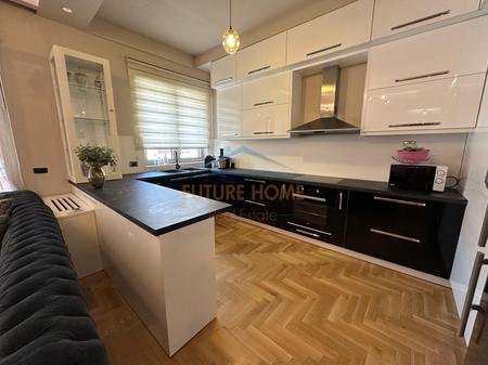 Tirane, jepet me qera apartament 2+1+2+Ballkon Kati 8, 122 m² 1.300 € (Kompleksi Delijorgji)