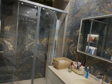 Tirane, shitet apartament 2+1+Ballkon Kati 4, 72 m² 211.000 € (Liqeni i Thate, FZ)