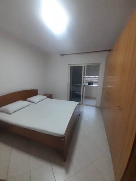 Tirane, jepet me qera apartament 1+1 Kati 3, 65 m² 400 € (Pas Ambasadës Amerikane)