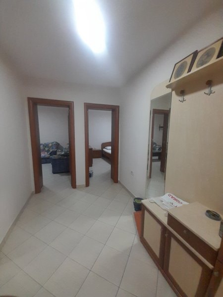 Tirane, jepet me qera apartament 1+1 Kati 3, 65 m² 400 € (Pas Ambasadës Amerikane)
