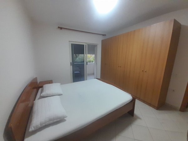 Tirane, jepet me qera apartament 1+1 Kati 3, 65 m² 400 € (Pas Ambasadës Amerikane)