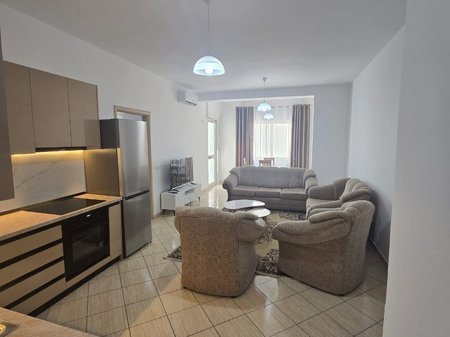 Tirane, jepet me qera apartament 1+1+Ballkon Kati 3, 70 m² 500 € (Kodra e Diellit)