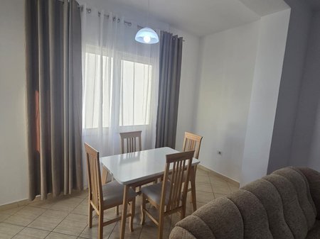 Tirane, jepet me qera apartament 1+1+Ballkon Kati 3, 70 m² 500 € (Kodra e Diellit)