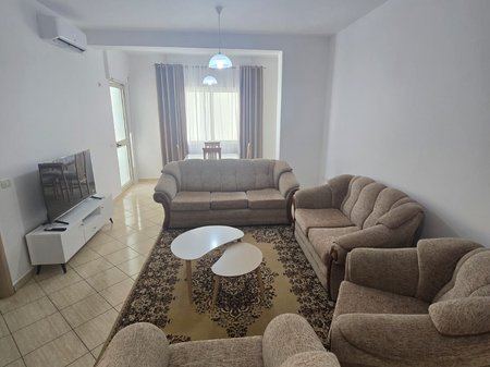 Tirane, jepet me qera apartament 1+1+Ballkon Kati 3, 70 m² 500 € (Kodra e Diellit)