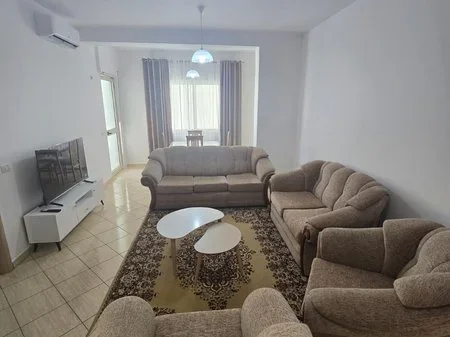 Tirane, jepet me qera apartament 1+1+Ballkon Kati 3, 70 m² 500 € (Kodra e Diellit)