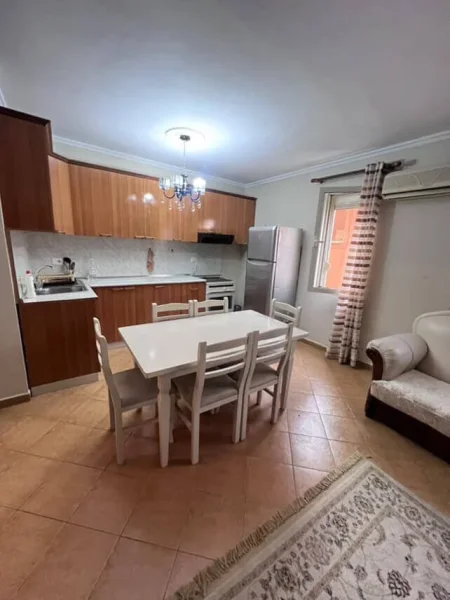 Tirane, ndarje qeraje apartament 2+1+Ballkon Kati 2, 85 m² 500 € (Rruga isuf elezi)