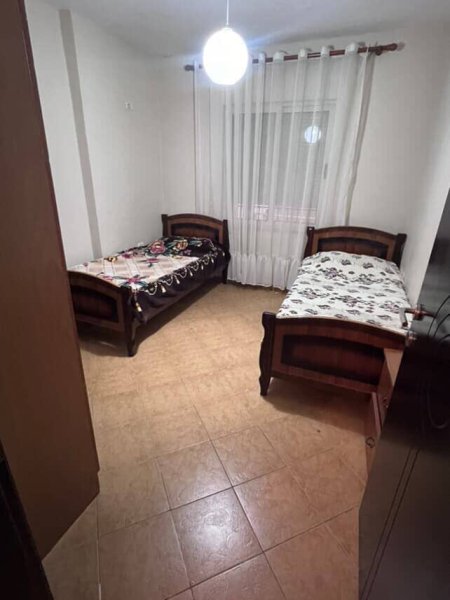 Tirane, ndarje qeraje apartament 2+1+Ballkon Kati 2, 85 m² 500 € (Rruga isuf elezi)