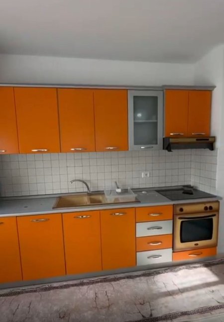 Durres, jepet me qera apartament 2+1+Ballkon Kati 4, 57 m² 50 € (Rruga Kristal Golem)