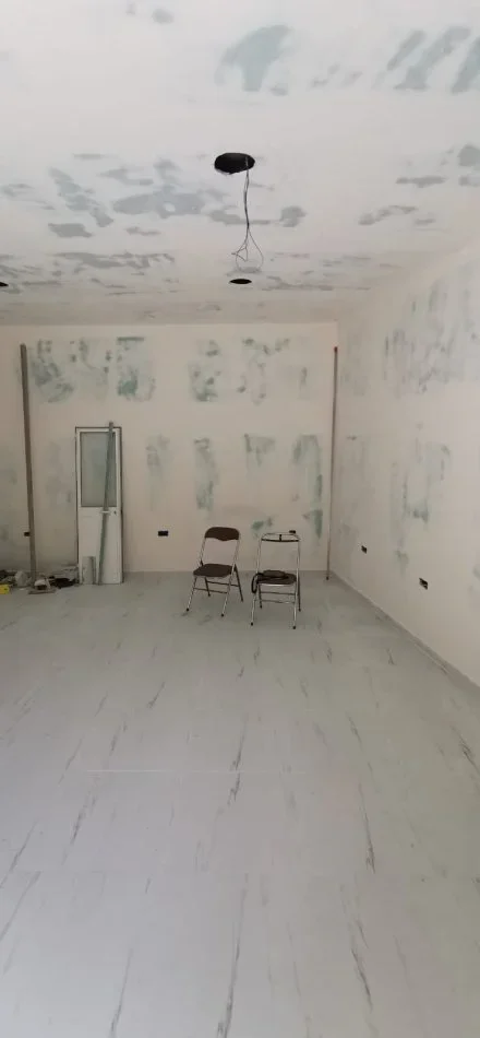 Tirane, jepet me qera zyre Kati 1, 40 m² 500 € 