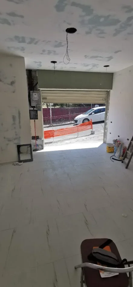 Tirane, jepet me qera zyre Kati 1, 40 m² 500 € 