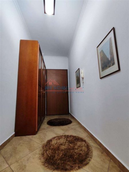 Tirane, jepet me qera apartament 2+1+Ballkon Kati 3, 80 m² 850 € (Rruga e Kavajes)