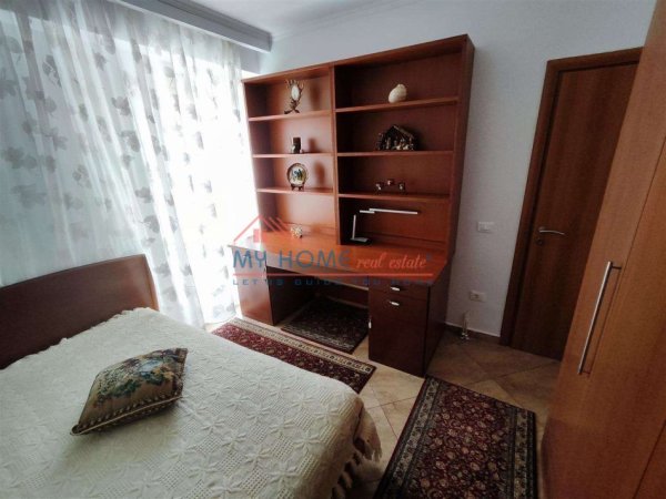Tirane, jepet me qera apartament 2+1+Ballkon Kati 3, 80 m² 850 € (Rruga e Kavajes)