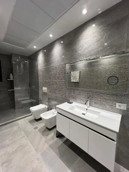 Tirane, jepet me qera apartament 2+1 Kati 5, 93 m² 800 € perballe (Delijorgji)