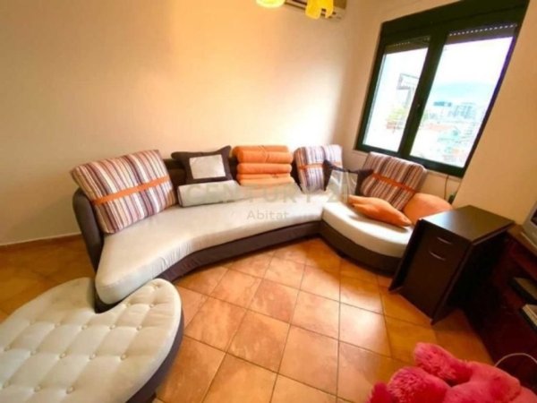 Tirane, jepet me qera apartament 1+1+Aneks+Ballkon Kati 6, 47 m² 550 € 