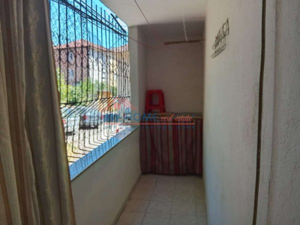 Tirane, jepet me qera apartament 2+1+Ballkon Kati 1, 80 m² 700 € (Pazari i Ri)