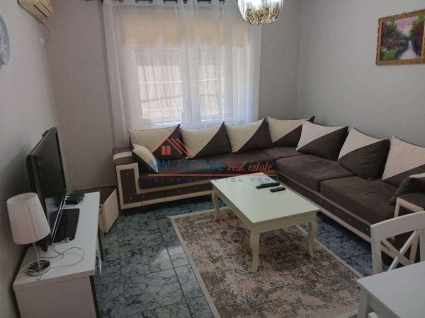 Tirane, jepet me qera apartament 2+1+Ballkon Kati 1, 80 m² 700 € (Pazari i Ri)