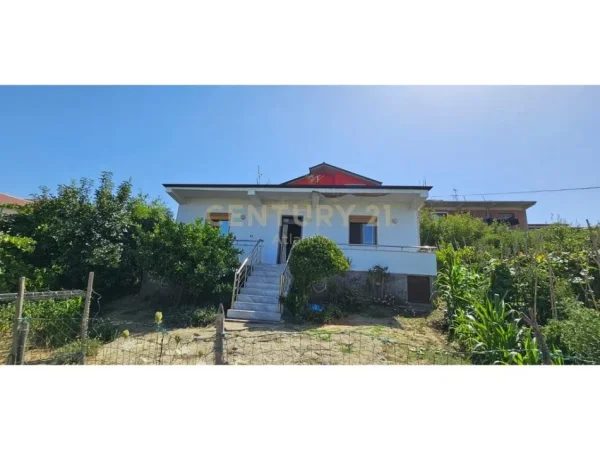 Durres, shitet shtepi 2+1 Kati 1, 92 m² 110.000 € (Arapaj, Durrës)