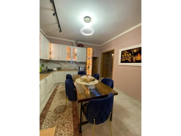 Tirane, shitet shtepi 2+1 Kati 0, 183 m² 200.000 € (Shkolla Vasil Shanto)