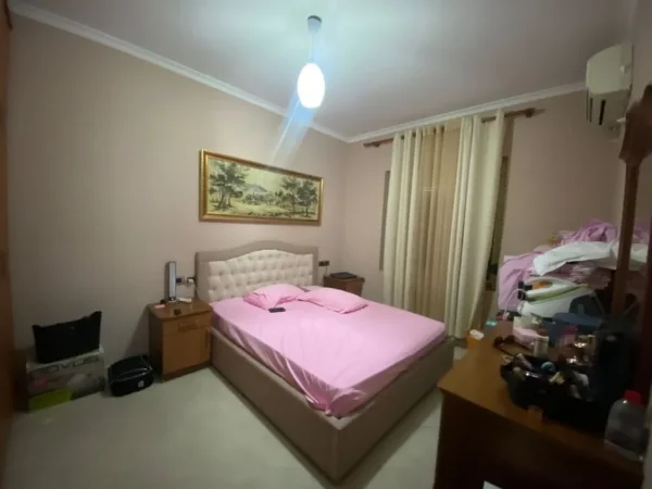Tirane, jepet me qera apartament 1+1 Kati 4, 50 m² 550 € (Myslym Shyri)
