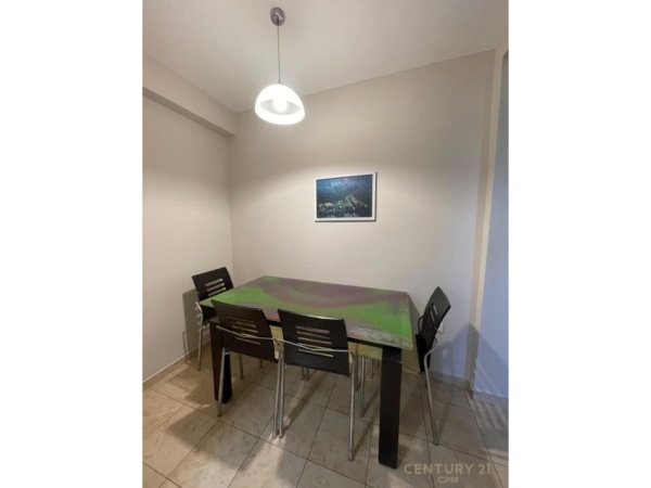 Tirane, jepet me qera apartament 2+1 Kati 3, 85 m² 600 € (Rr. Karl Gega)