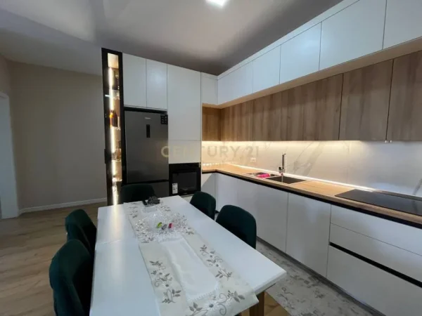 Tirane, shitet apartament 2+1 Kati 2, 108 m² 275.000 € 