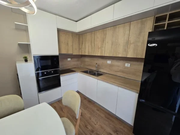 Durres, shitet apartament 2+1+Ballkon Kati 3, 92 m² 125.000 € (Prane Muzeumit Te Deshmoreve,Durres)