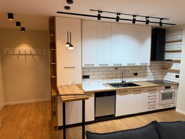 Tirane, shitet apartament 2+1+Aneks+Ballkon , 114 m² 158.000 € (fresku)