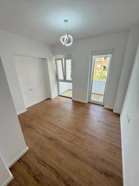 Tirane, shitet apartament 2+1 Kati 4, 64 m² 169.000 € (Poliklinika nr 9)