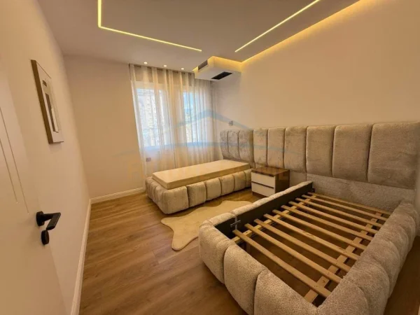 Tirane, shitet apartament 2+1 Kati 3, 110 m² 348.000 € (Rruga e Kosovareve)