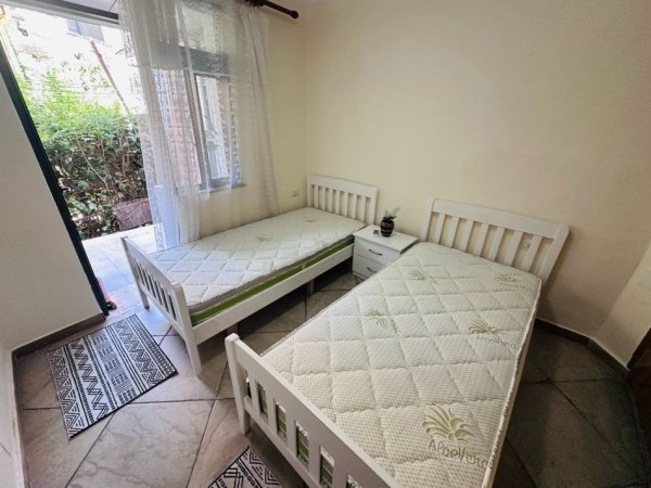 Tirane, jepet me qera apartament 1+1+Ballkon Kati 1, 60 m² 450 € (Neranxi)