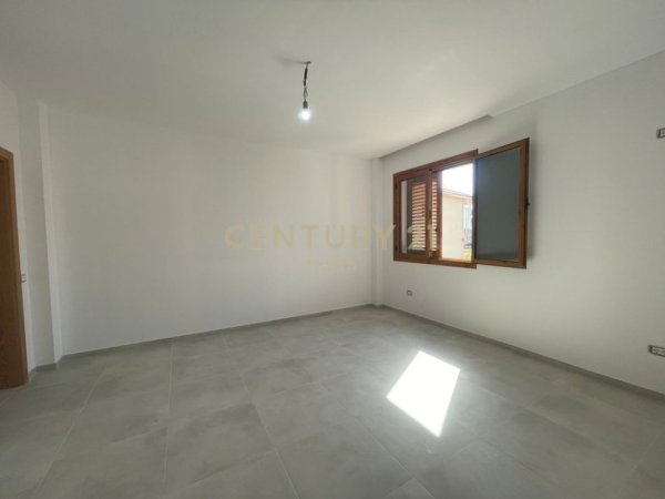 Tirane, jepet me qera apartament 2+1+Aneks+Ballkon Kati 2, 134 m² 600 € (Neom119439)
