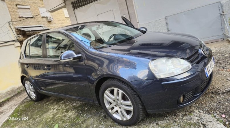 Tirane, shitet makine Golf 5 benzin gas viti 2008 Benzin+Gaz, blu manuale Kondicioner 200.000 km 3.500 €