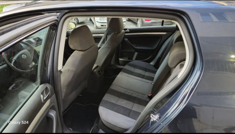 Tirane, shitet makine Golf 5 benzin gas viti 2008 Benzin+Gaz, blu manuale Kondicioner 200.000 km 3.500 €