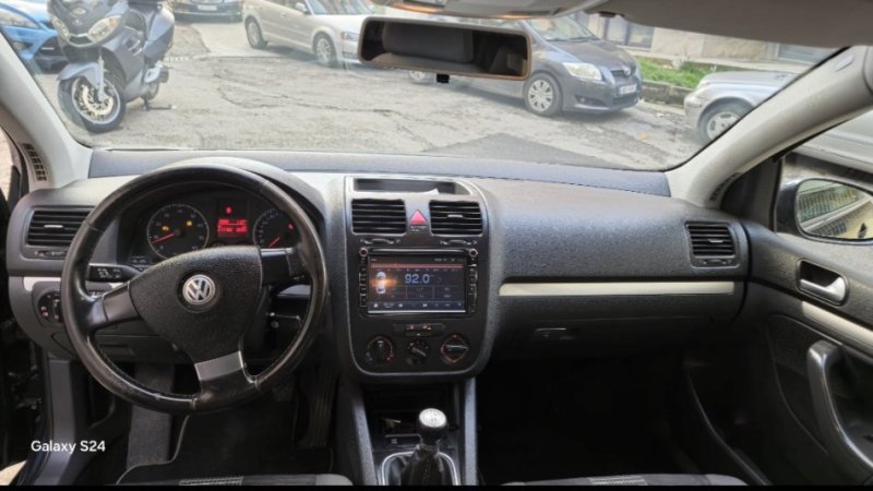 Tirane, shitet makine Golf 5 benzin gas viti 2008 Benzin+Gaz, blu manuale Kondicioner 200.000 km 3.500 €