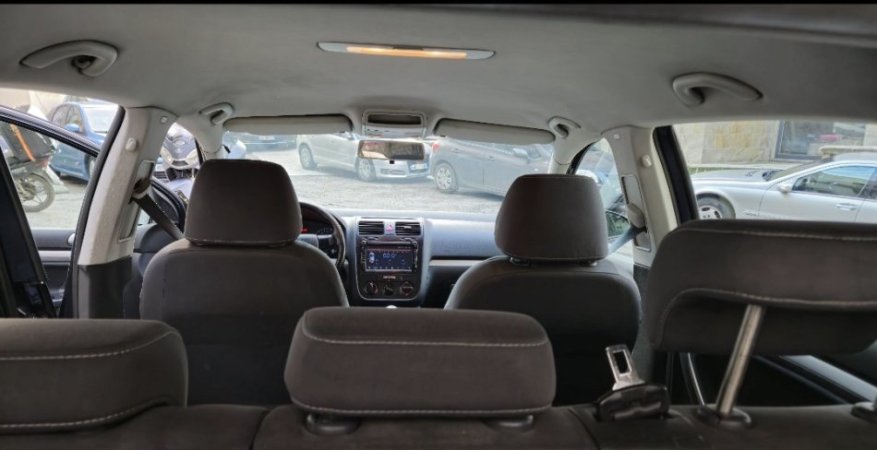 Tirane, shitet makine Golf 5 benzin gas viti 2008 Benzin+Gaz, blu manuale Kondicioner 200.000 km 3.500 €