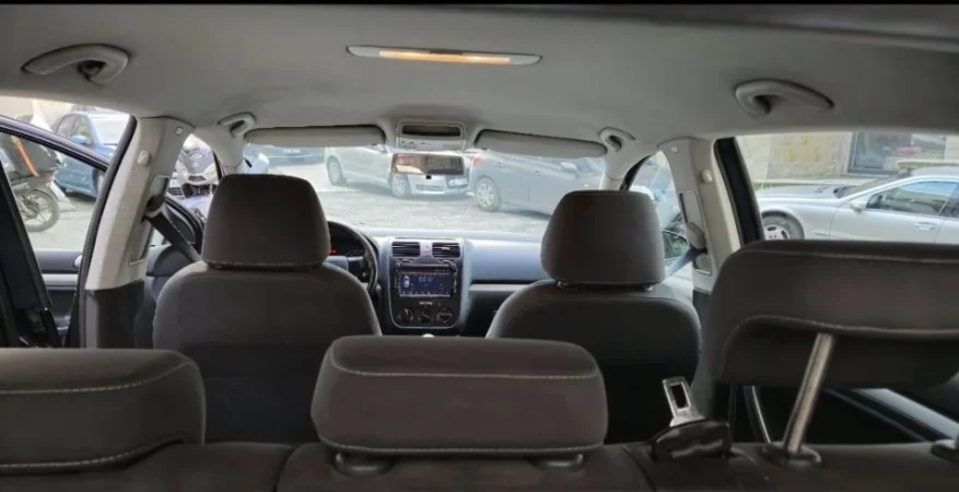 Tirane, shitet makine Golf 5 benzin gas viti 2008 Benzin+Gaz, blu manuale Kondicioner 200.000 km 3.500 €