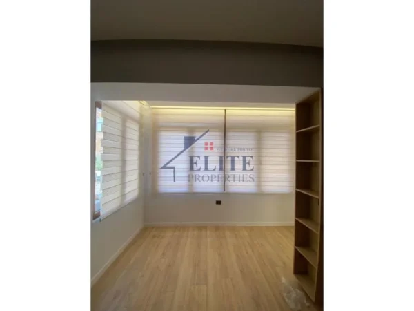 Tirane, jepet me qera zyre Kati 2, 130 m² 700 € (21 Dhjetori)