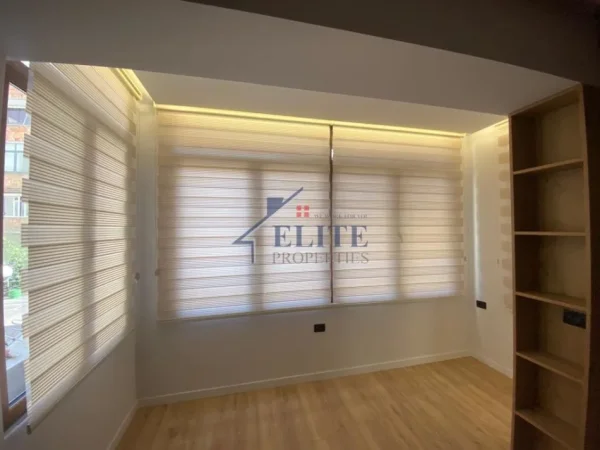 Tirane, jepet me qera zyre Kati 2, 130 m² 700 € (21 Dhjetori)