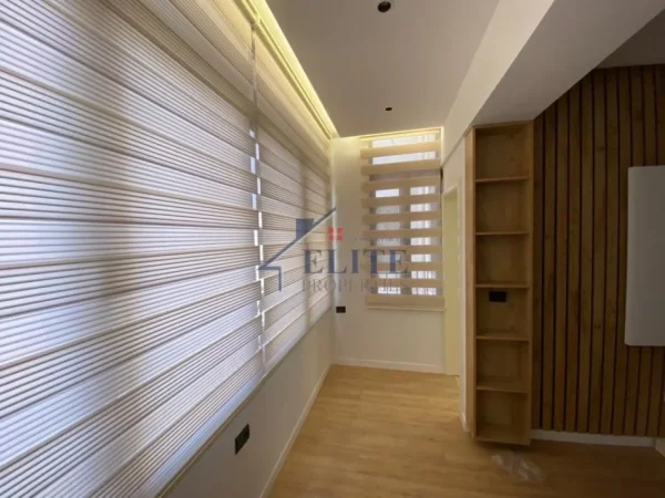 Tirane, jepet me qera zyre Kati 2, 130 m² 700 € (21 Dhjetori)