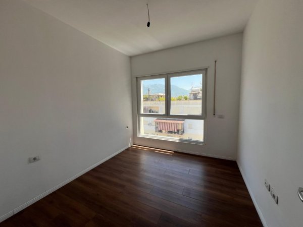 Tirane, shes apartament 2+1 Kati 10, 109 m² 302.000 € (rruga e barrikadave)