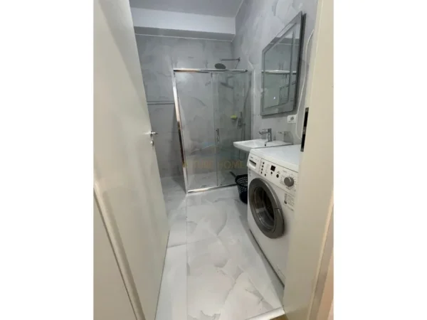 Tirane, jepet me qera apartament 2+1+2 Kati 4, 76 m² 450 €