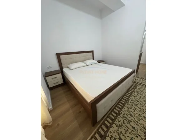 Tirane, jepet me qera apartament 2+1+2 Kati 4, 76 m² 450 €