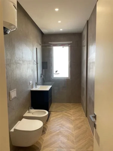 Tirane, shitet apartament 2+1 Kati 3, 97 m² 135.000 € (UNIVERS CITY)