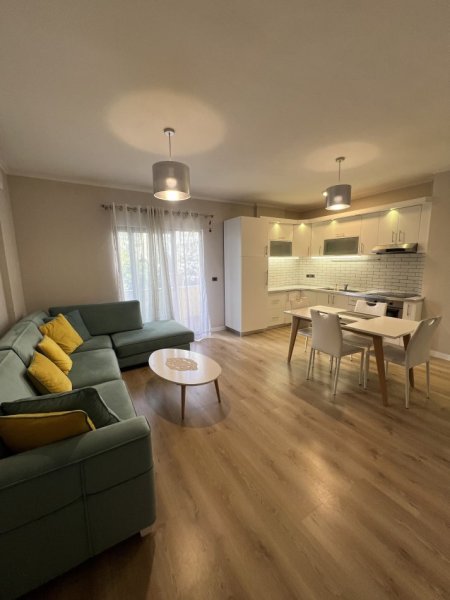 Tirane, jepet me qera apartament 1+1 Kati 2, 73 m² 600 € (Prane Square 21)