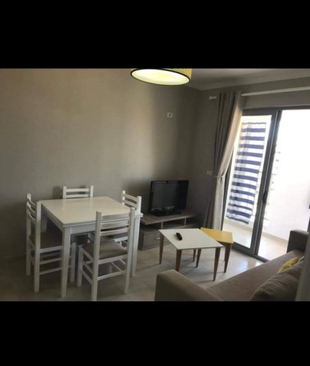 Tirane, jepet me qera apartament 1+1+Ballkon Kati 7, 60 m² (Pran Kolegjit Turk, Don Bosko)